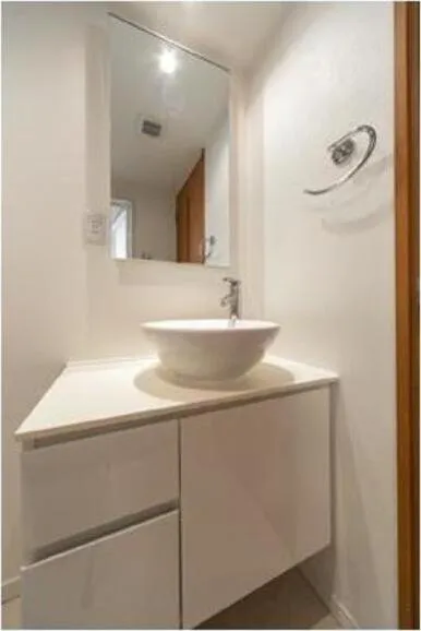 Court Luxuria Kyobashi - Interior - ["Tap", "Mirror", "Bathroom sink"]