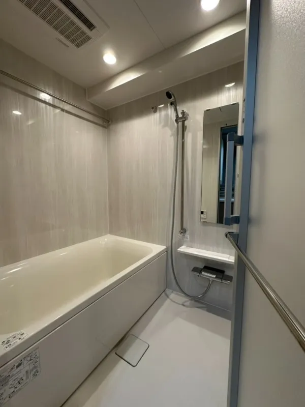 Season Flats Ryogoku South - Interior - ["Flooring", "Floor", "Plumbing fixture"]