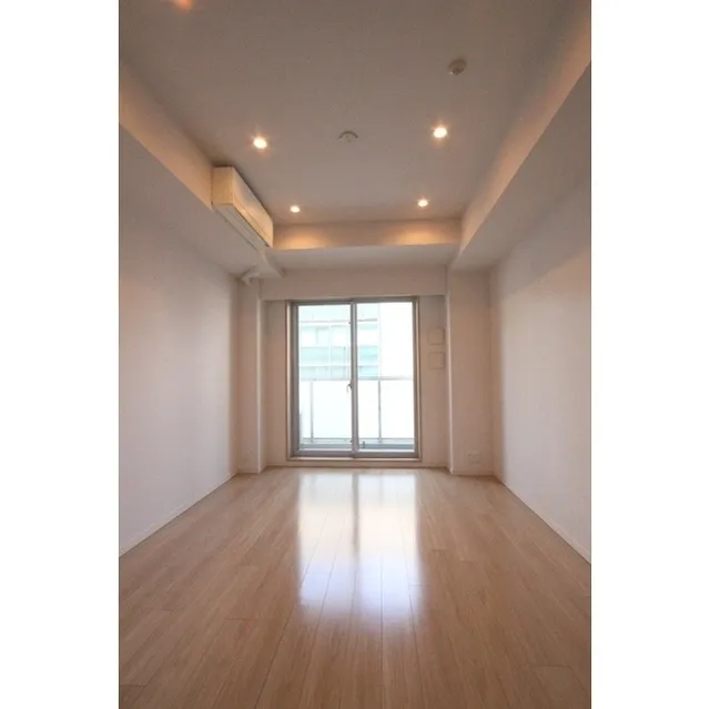 Comforia Mita East - Interior - ["Building", "Window", "Fixture"]