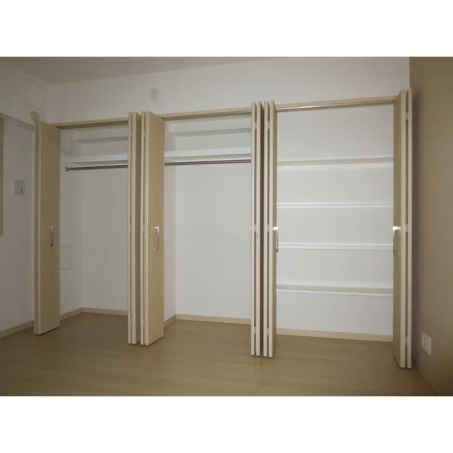 Soalanome Himonya - Interior - ["Property", "Floor", "Wall"]