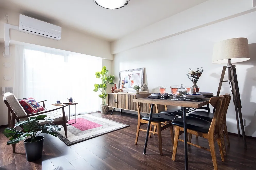 A-Standard Shibaura - Interior - ["Furniture", "Table", "Plant"]