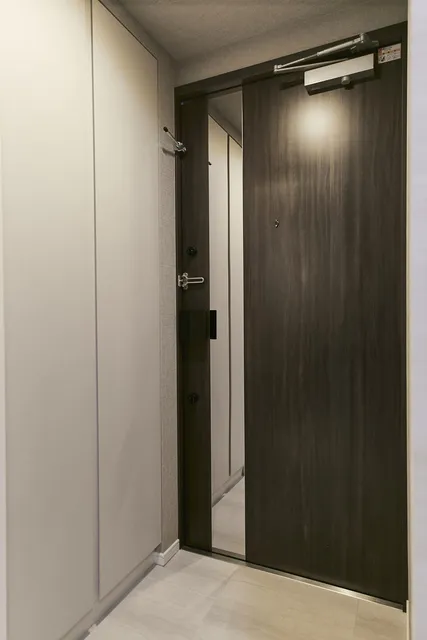 BCN Residence Hatchobori - Interior - ["Door", "Fixture", "Handle"]