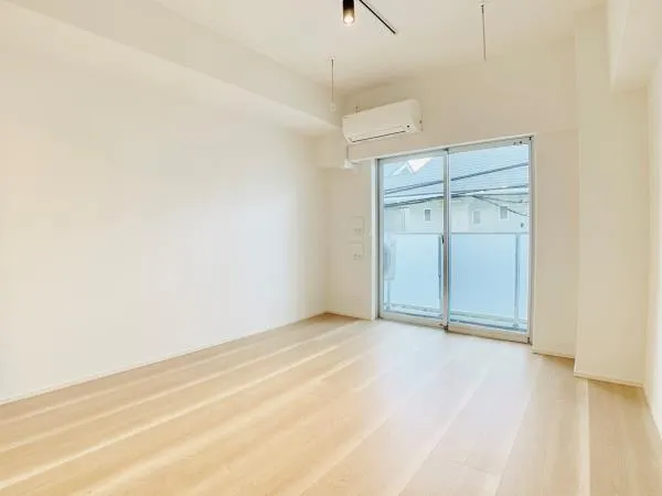YOU I COURT - Interior - ["Window", "Ceiling fan", "Building"]