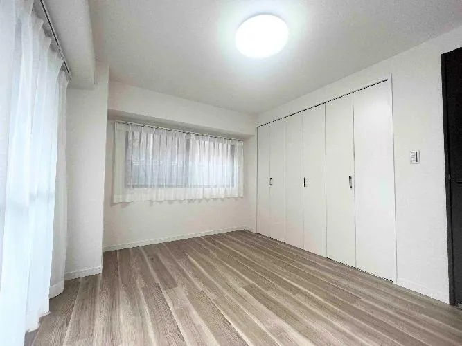Grace Sagami-Ono Room 103