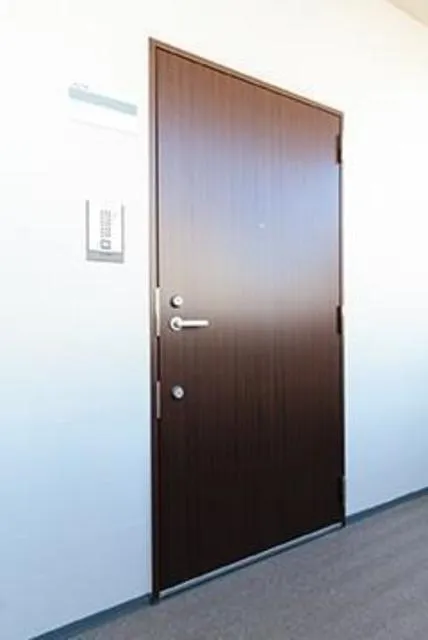 Moana Kinshi Park - Interior - ["Door", "Vehicle door", "Wall"]