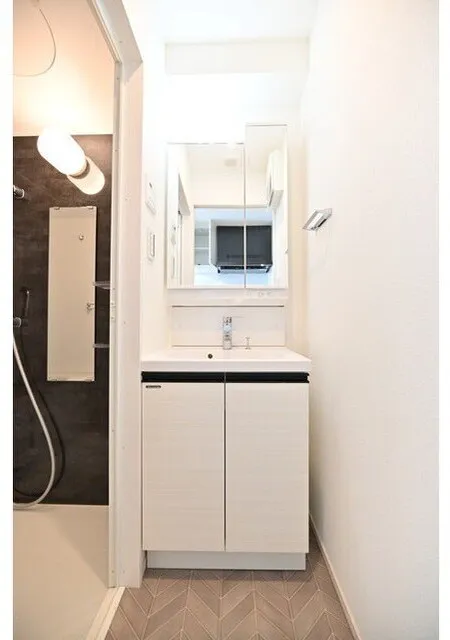 Harmony Residence Tokyo Musashinoeki WEST SIDE - Interior - ["Flooring", "Plumbing fixture", "Floor"]