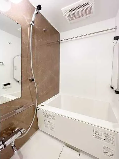 Brillia Ist Shin-Okachimachi - Interior - ["Flooring", "Plumbing fixture", "Floor"]