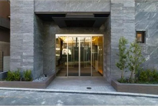 Matsuba - Exterior - ["Plant", "Fixture", "Door"]