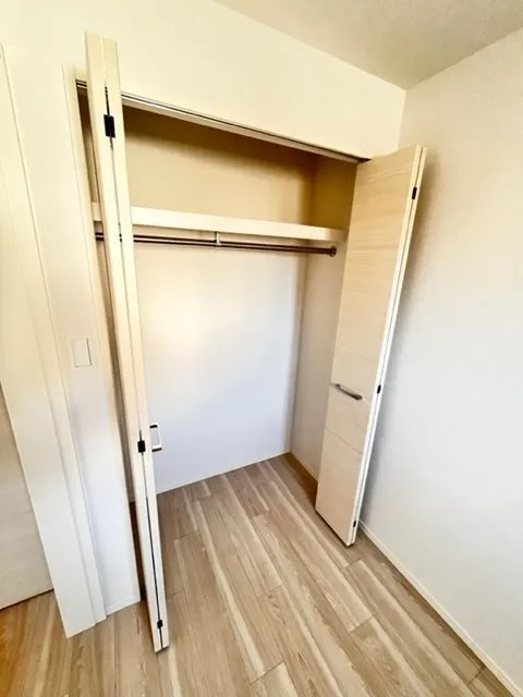 RESIDIA Itabashi Honmachi Place - Interior - ["Wood", "Flooring", "Floor"]