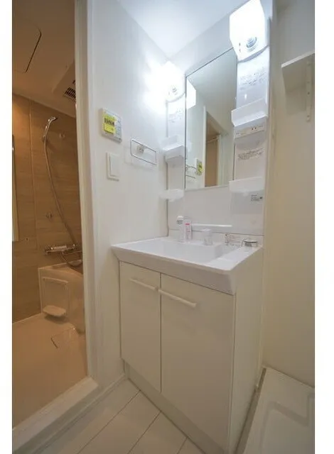 Room Magome - Interior - ["Plumbing fixture", "Flooring", "Floor"]