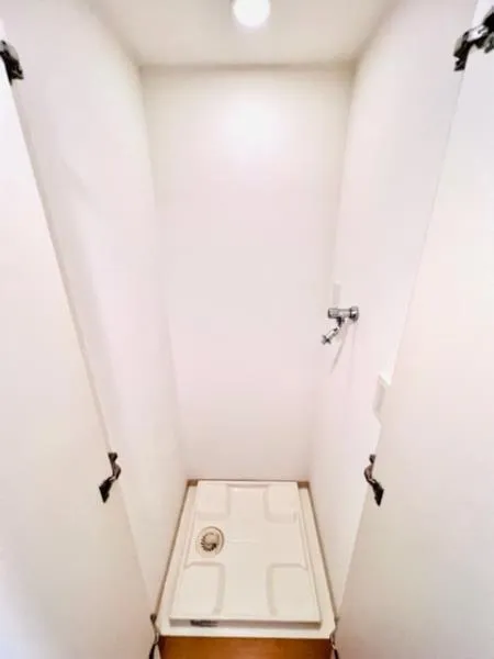 KDX Residence Nishi Shinjuku - Interior - ["Tile Flooring", "Bathroom", "Plumbing fixture"]