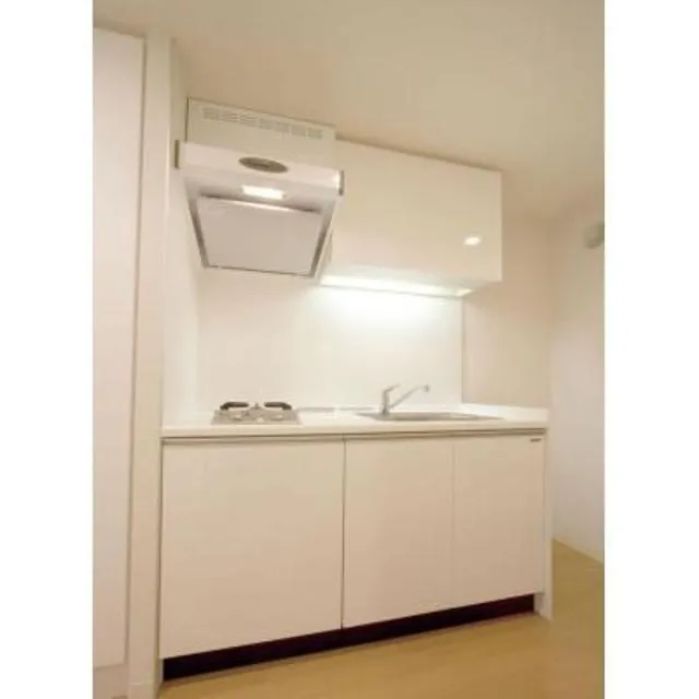Park Cube Ueno - Interior - ["Cabinetry", "Countertop", "Furniture"]