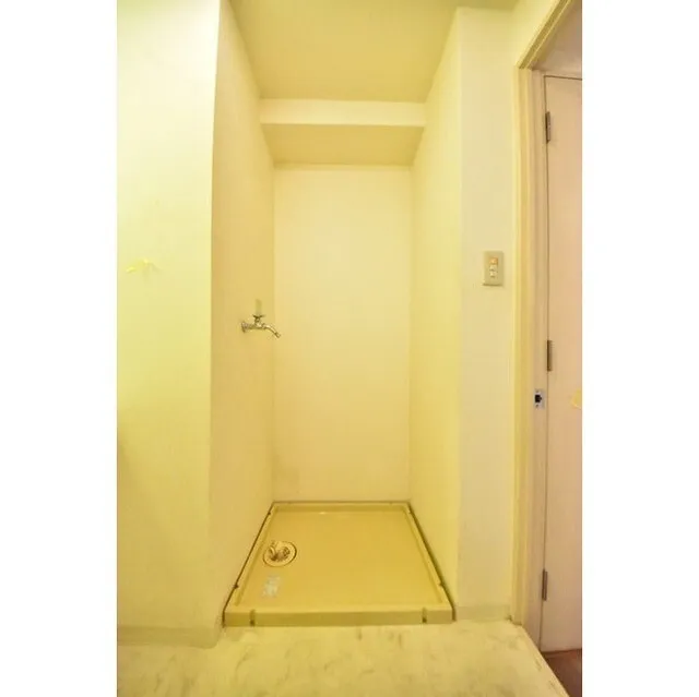 Plaille Hamamatsucho - Interior - ["Building", "Fixture", "Wood"]