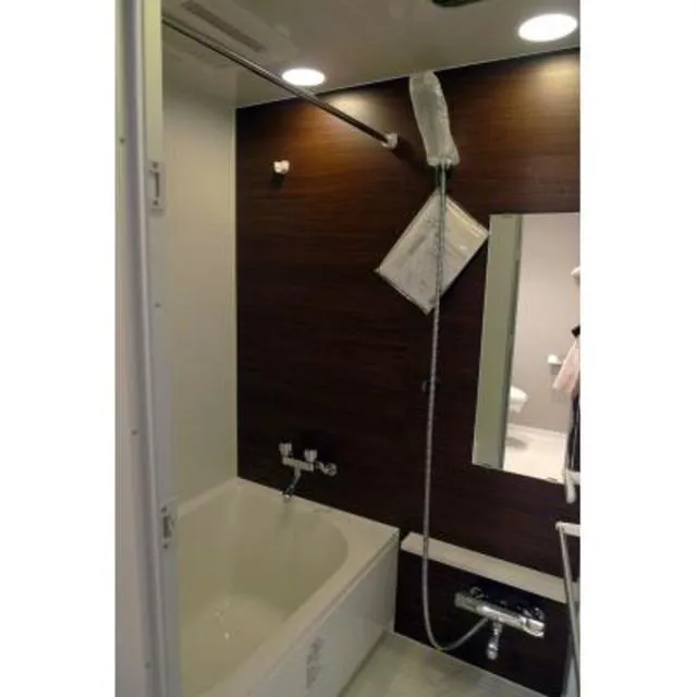Solani Meguro Fudomae - Interior - ["Plumbing fixture", "Glass", "Architecture"]