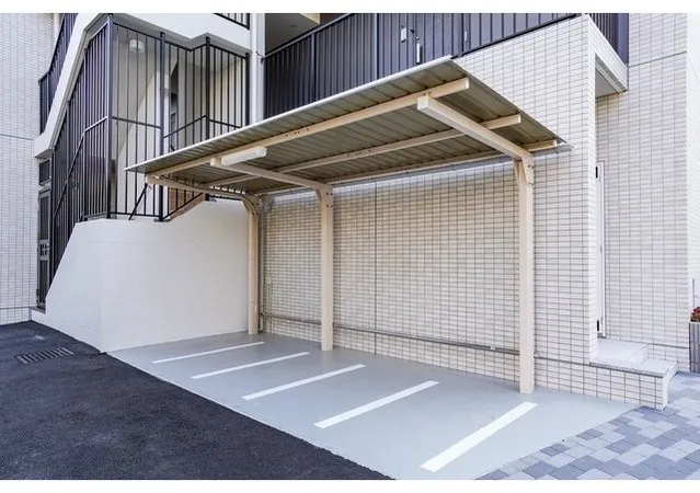 Grand Casa Oji II - Other - ["Composite material", "Metal", "Design"]
