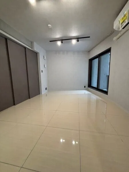EXAM AKASAKA - Interior - ["Flooring", "Floor", "Ceiling"]