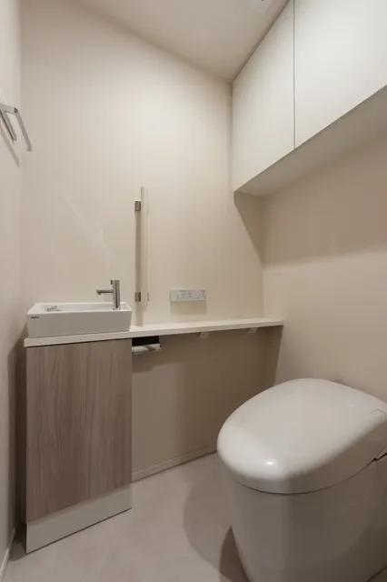 Park City Nakano The Tower Ayers - Interior - ["Flooring", "Plumbing fixture", "Toilet seat"]