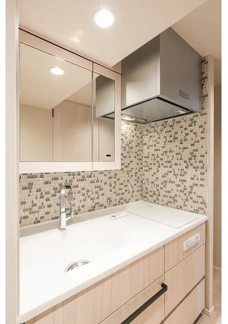 Season Flats Omorinishi - Interior - ["Wall", "Interior design", "Flooring"]