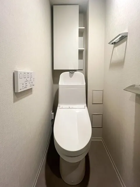 Brookside Residence Kiba - Interior - ["Toilet seat", "Toilet", "Plumbing fixture"]
