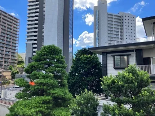 Cross Residence Shirokane Takanawa - Interior - ["Skyscraper", "Building", "Daytime"]