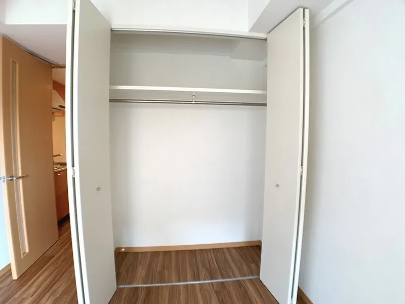 Due Sugamo - Interior - ["Flooring", "Wall", "Wood"]