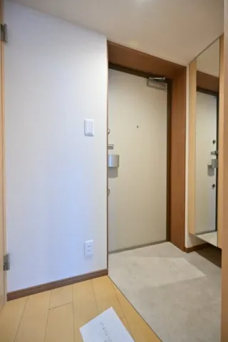 CENTRAL GARDEN RESIDENCE TOKYO - Interior - ["Flooring", "Wall", "Floor"]
