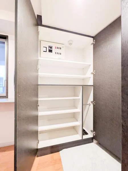 Kojimachi Residence - Interior - ["Wood", "Flooring", "Floor"]