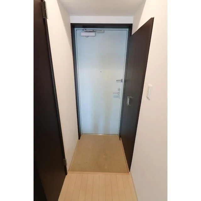 Casa Brillia - Interior - ["Door", "Fixture", "Rectangle"]