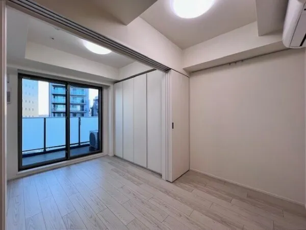 Brillia Ist Oimachi - Interior - ["Flooring", "Floor", "Ceiling"]