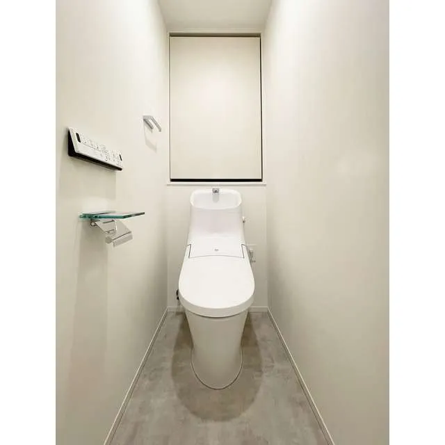 ASTILE Harajuku - Interior - ["Plumbing fixture", "Toilet seat", "Toilet"]