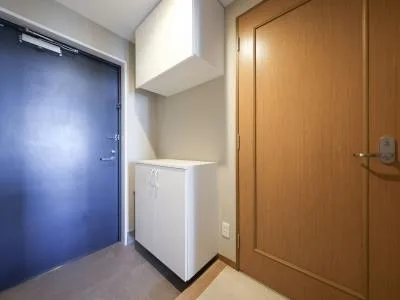 River City 21 East Towers II - Interior - ["Wall", "Flooring", "Wood"]