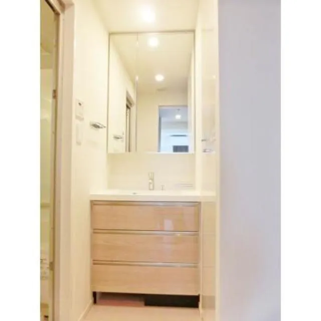 Park Axis Kodenmacho - Interior - Bathroom sink