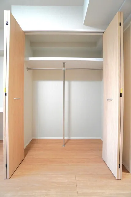 Roygent Komagome Rikugien - Interior - ["Wood", "Flooring", "Floor"]