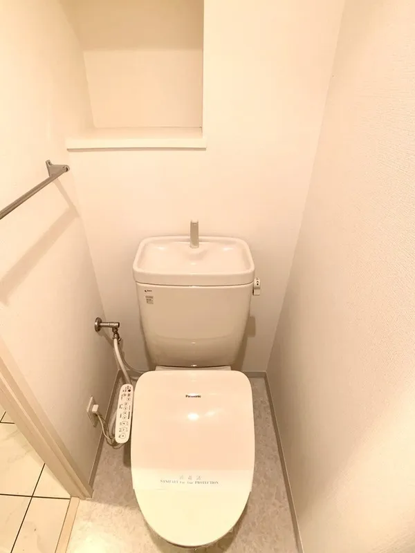 KDX Residence Oyama - Interior - ["Toilet seat", "Toilet", "Plumbing fixture"]
