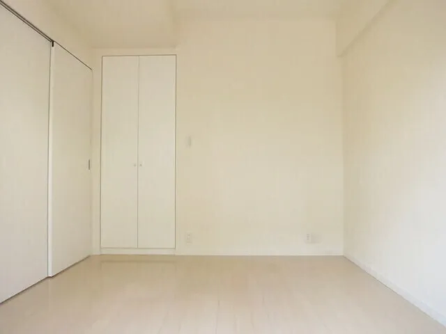 Belle Soleil - Interior - ["Fixture", "Wood", "Flooring"]