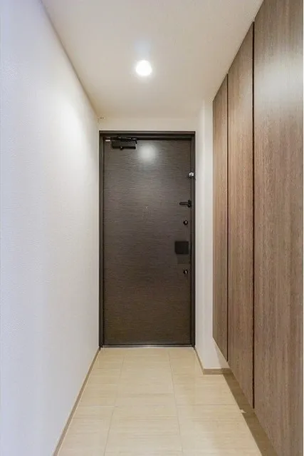 LaSante Bunkyo Sendagi - Interior - ["Door", "Fixture", "Wood"]