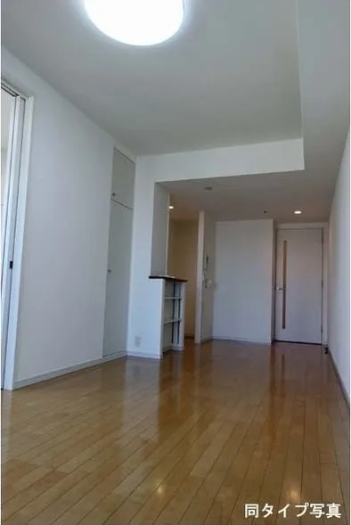 Comforia Honkomagome - Interior - ["Property", "Laminate flooring", "Floor"]