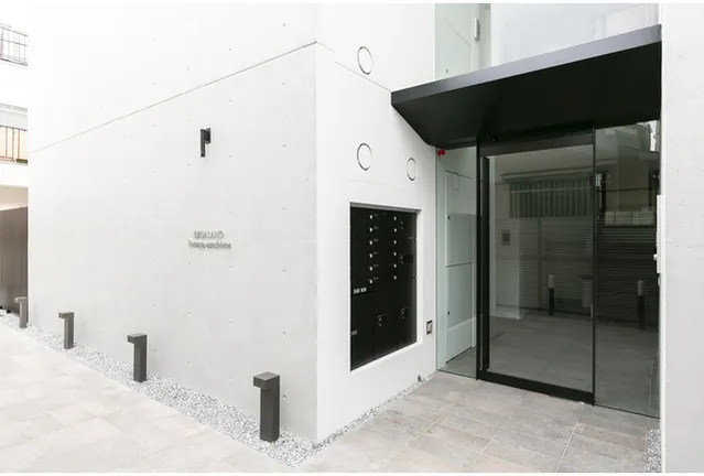 LEGALAND Yotsuya 3-Chome - Exterior - ["Rectangle", "Fixture", "Window"]