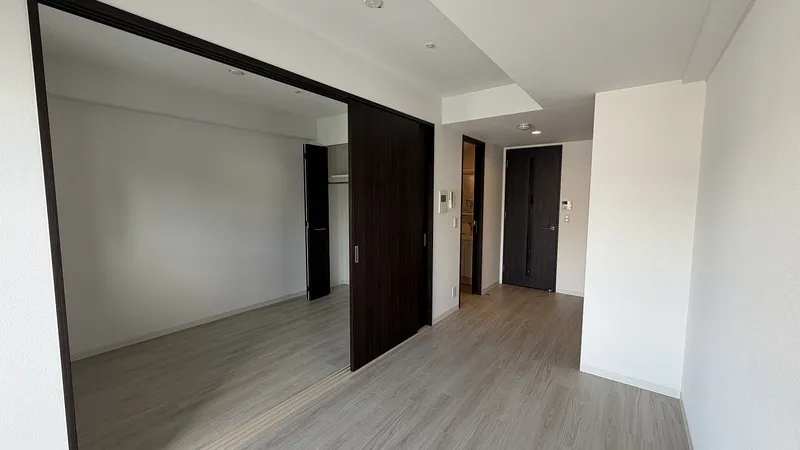 BLAU Honmachi Higashi - Interior - ["Flooring", "Floor", "Wood"]