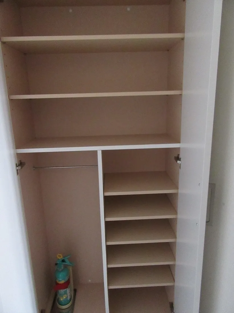 Due Nerima - Interior - ["Wood", "Shelving", "Cupboard"]