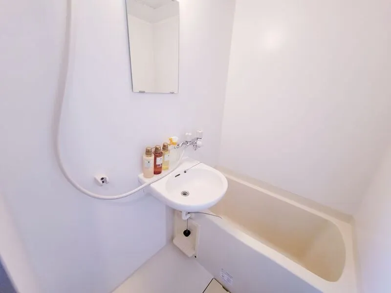 Prele Duc Yoga - Interior - ["Flooring", "Floor", "Plumbing fixture"]