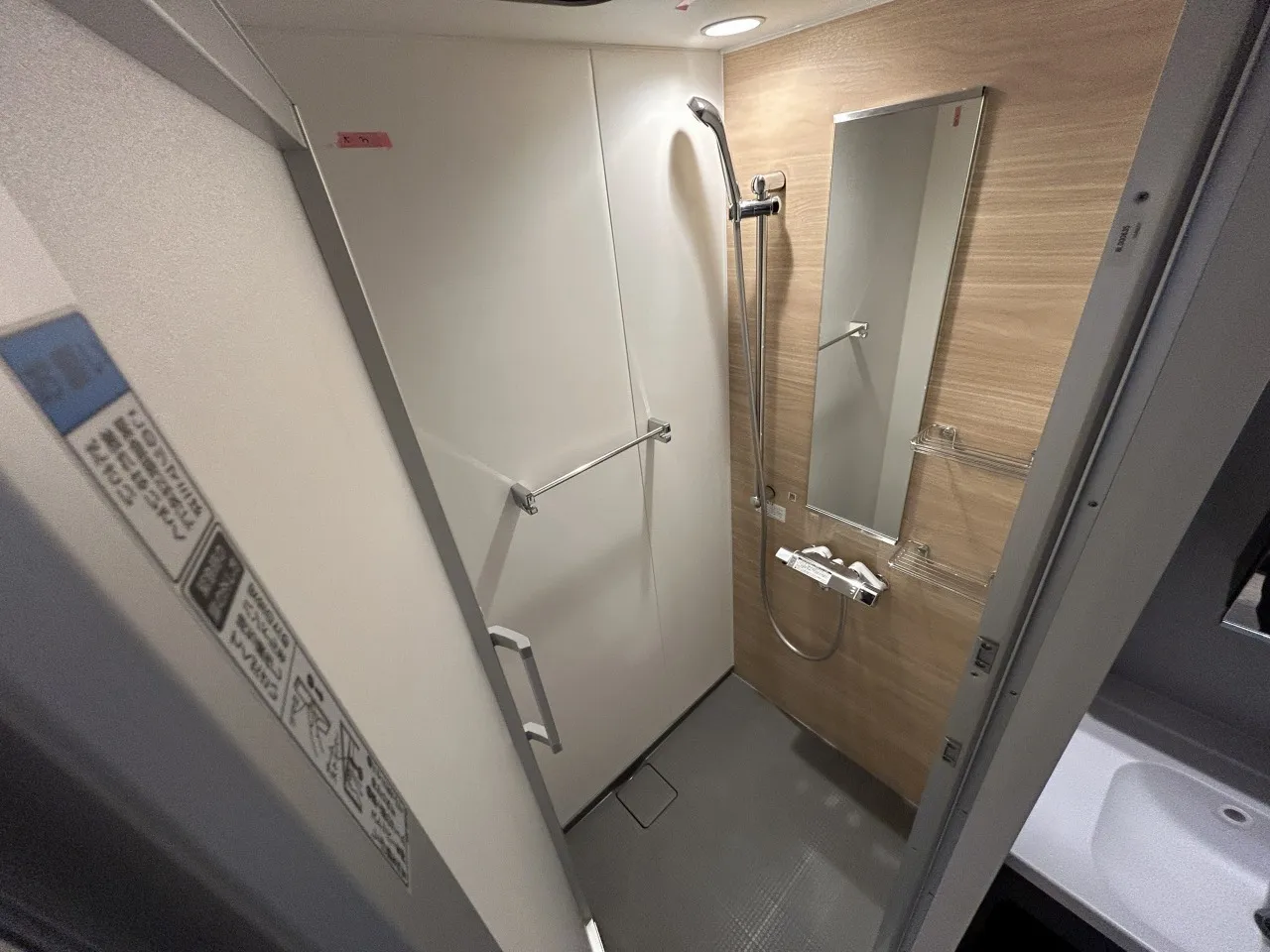 Blanciesta Asakusa Kuramae - Interior - ["Floor", "Bathroom", "Plumbing fixture"]