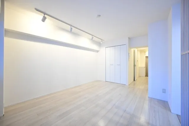 Chez Toi Shirokanedai - Interior - ["Flooring", "Wood", "Floor"]