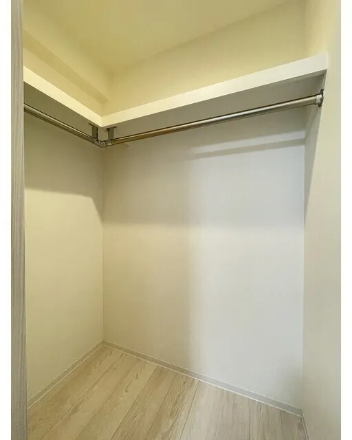 Comforia Liv Minamisunamachi East - Interior - ["Wood", "Flooring", "Ceiling"]
