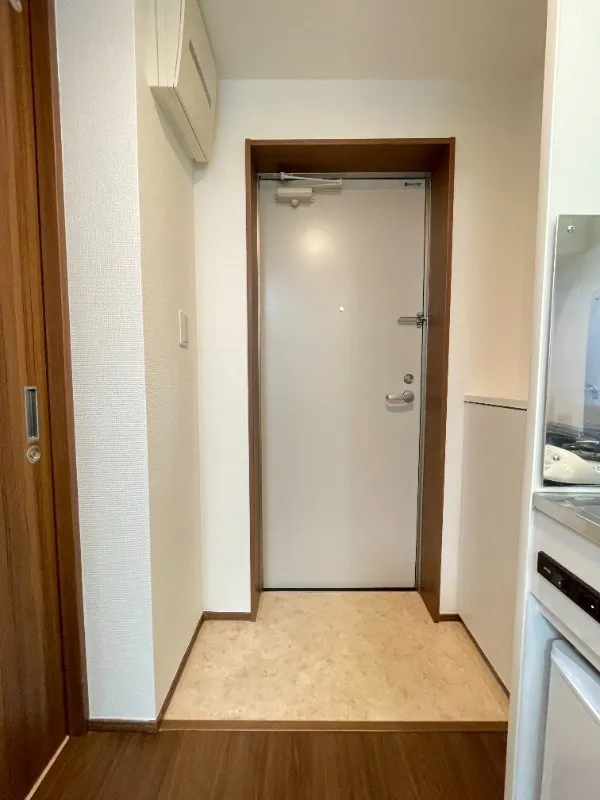 Charon - Interior - ["Wall", "Flooring", "Wood"]
