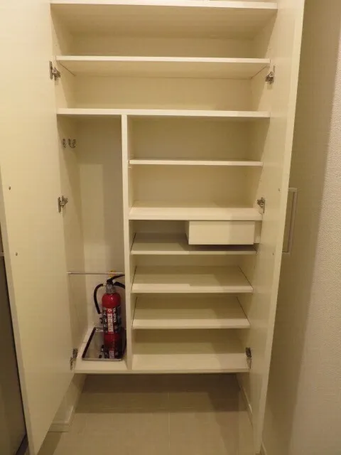 Clio Tokoshi Ginza 2nd Building - Interior - ["Shelf", "Shelving", "Wood"]
