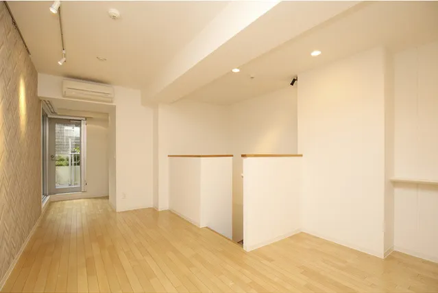 Comforia Nakano - Interior - ["Window", "Cabinetry", "Building"]