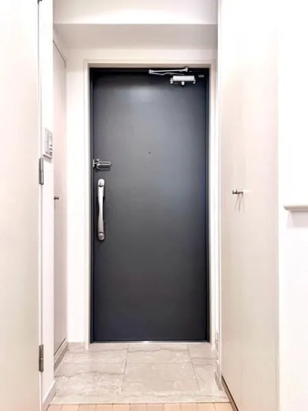 KDX Residence Nishi Shinjuku - Interior - ["Door", "Door handle", "Home Door"]