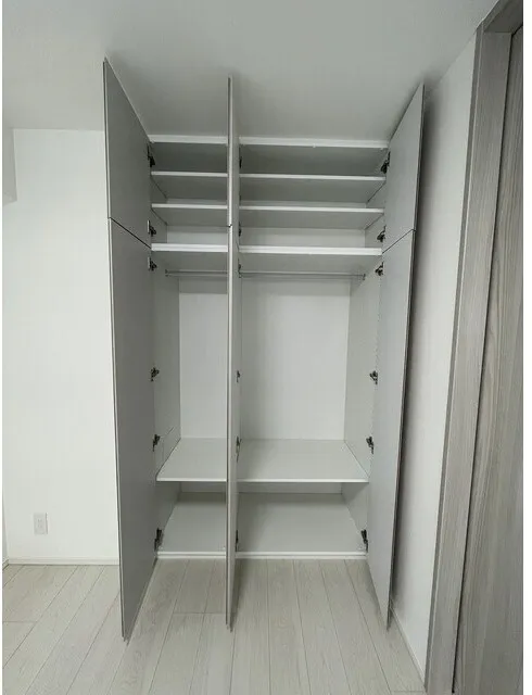 BPR Residence Oshima - Interior - ["Wood", "Flooring", "Cupboard"]
