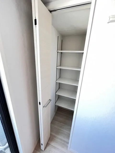 RESIDIA Itabashi Honmachi Place - Interior - ["Wood", "Flooring", "Floor"]